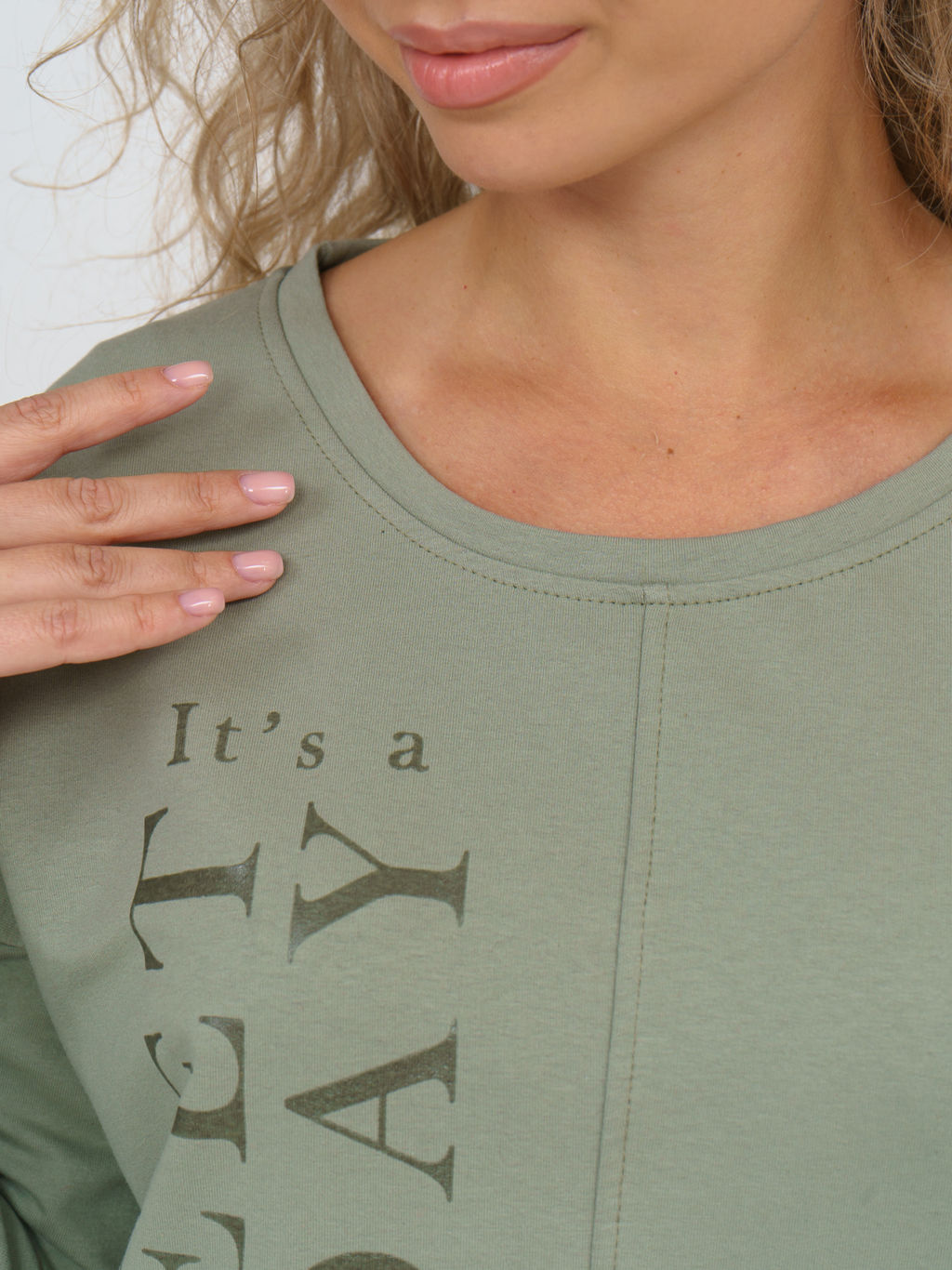 888 Туника "Св.олива"