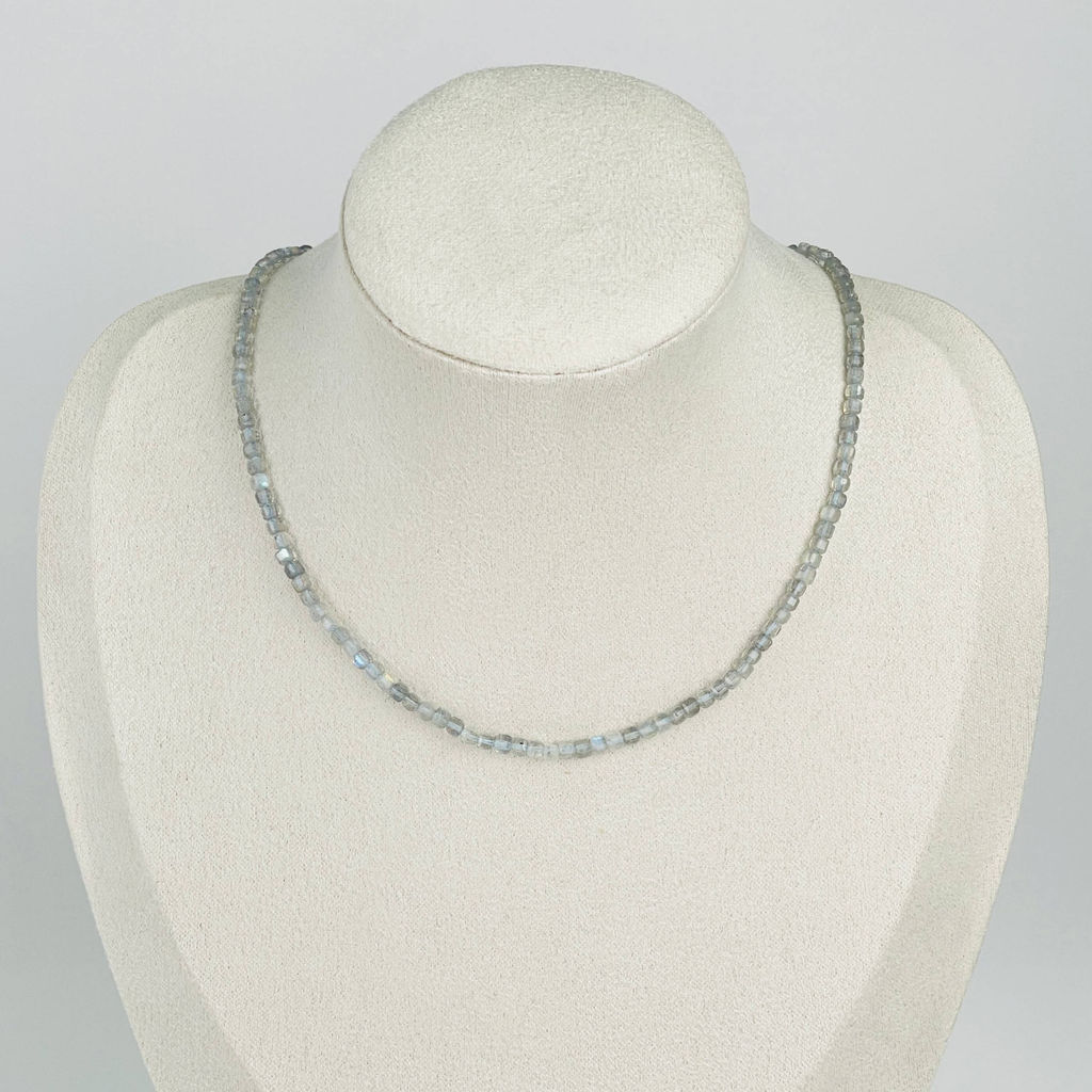 Бусы-Чокер из Лабрадора