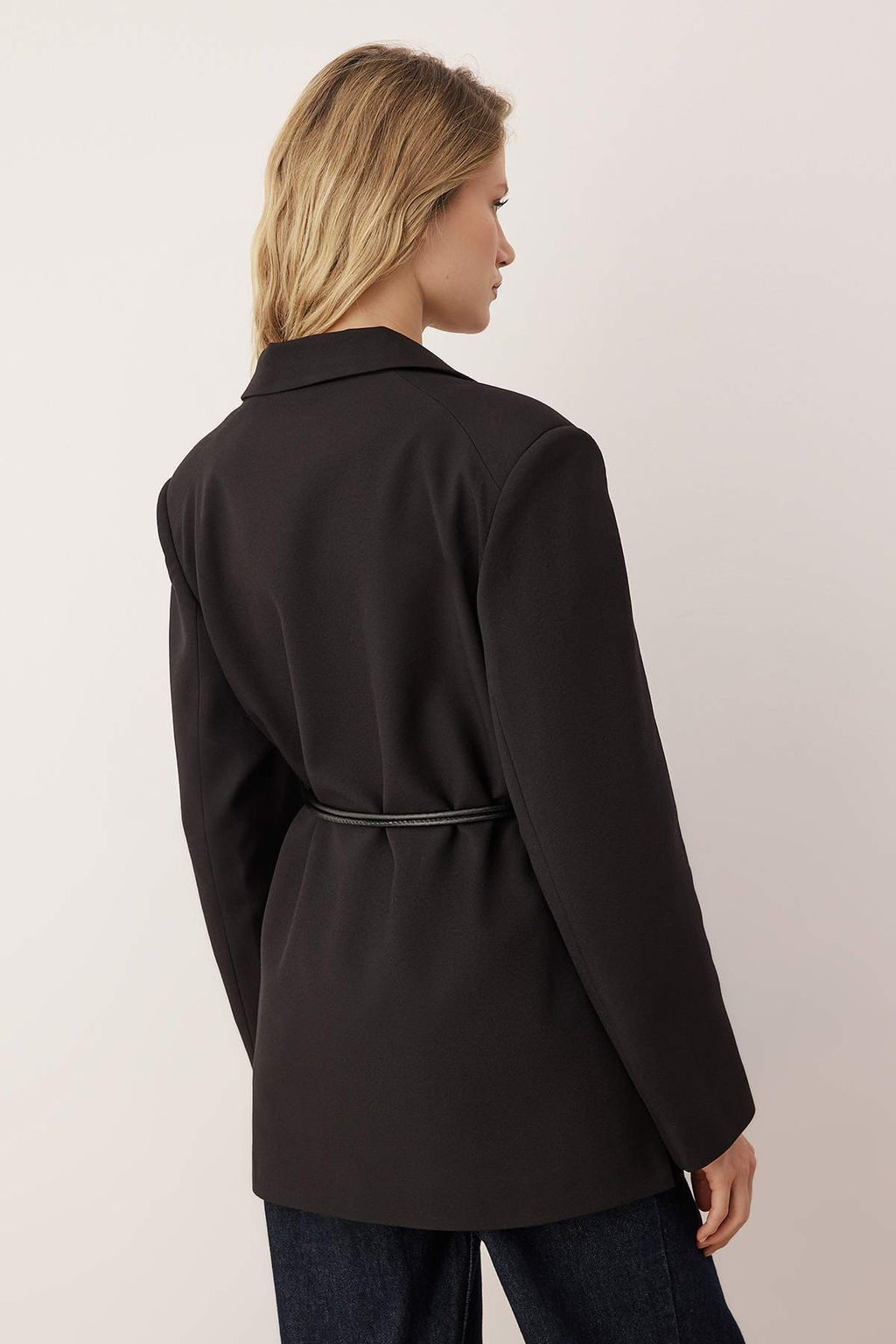 Vucut Secmeyen Siyah Ayarlanabilir Tunelli Blazer Ceket TWOAW26BC00034 - Trendyolmilla фото 5