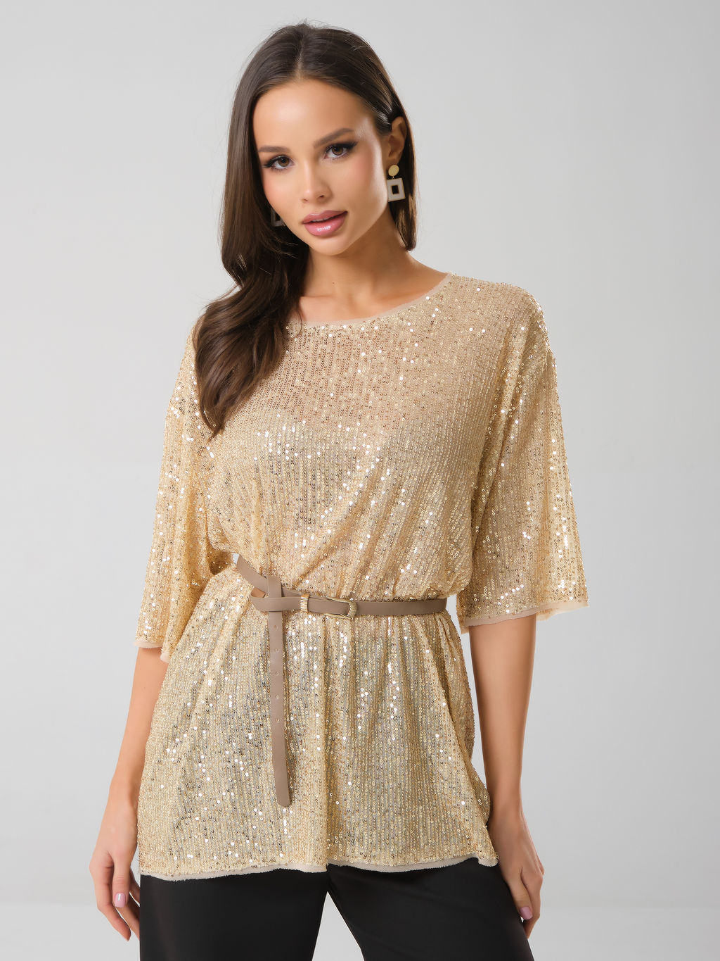 Блузка с пайетками