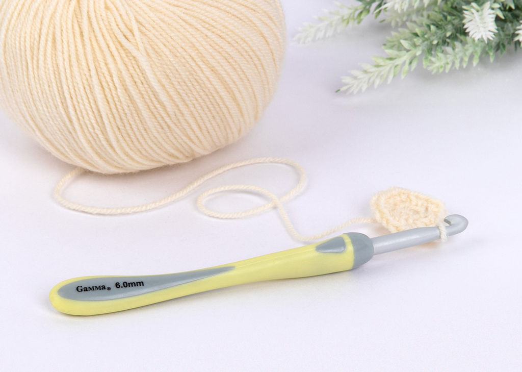 Для вязания Gamma RHT крючок с прорезин. ручкой алюминий d 6.0 мм 14.5 см в блистере c покрытием  фото 8