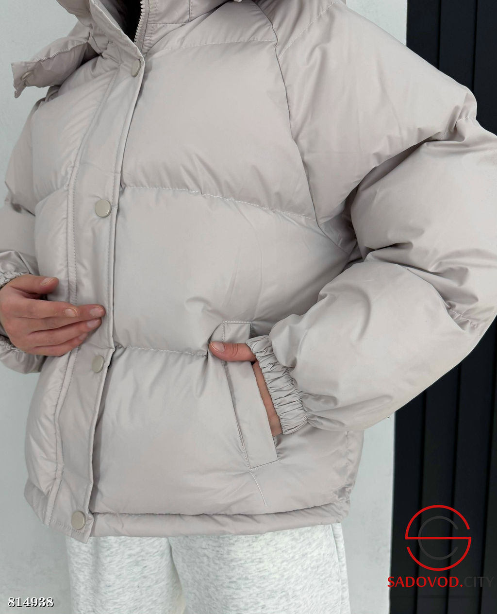Куртка женская с капюшоном