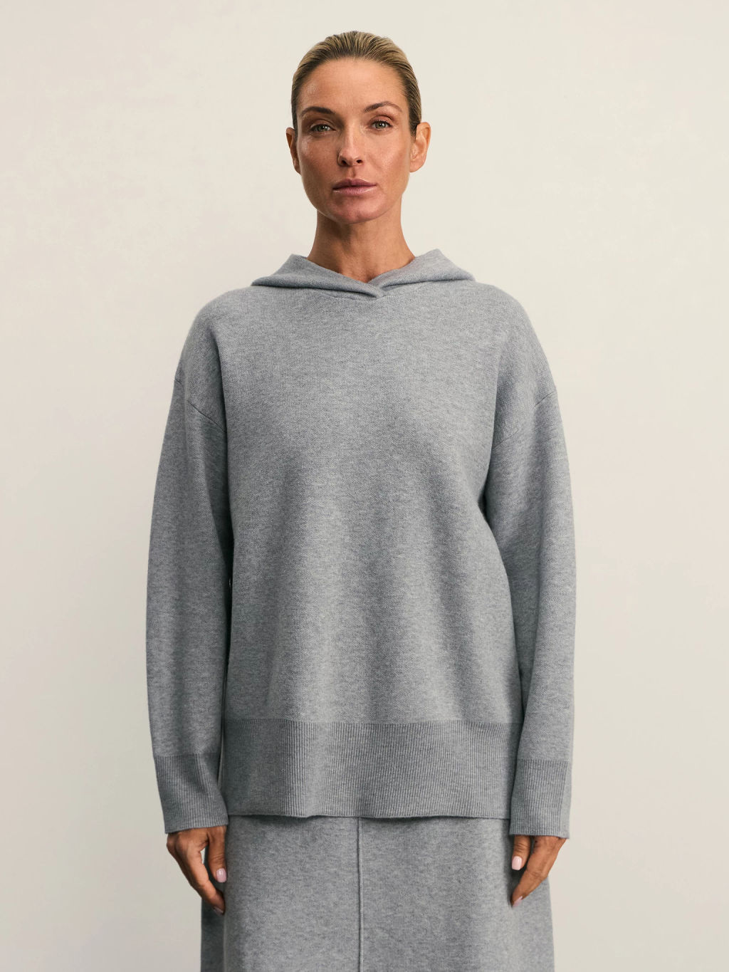 Джемпер с капюшоном / Zarina  фото 3