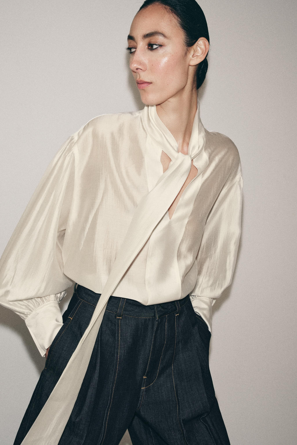 CAMISA SATINADA LAZADAS ZW COLLECTION / Blanco roto - Zara фото 2