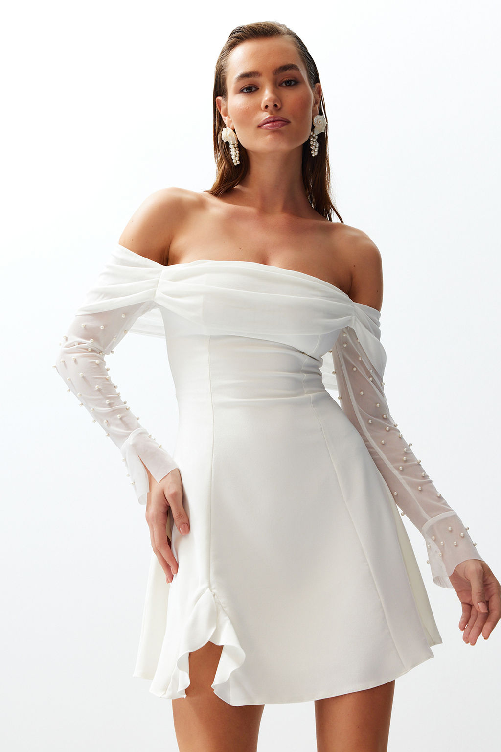 TRENDYOLMILLA Bridal Beyaz A-Kesim Astarl? Dokuma K?sa Dugun/Nikah S?k Abiye Elbise TPRSS24EL00117