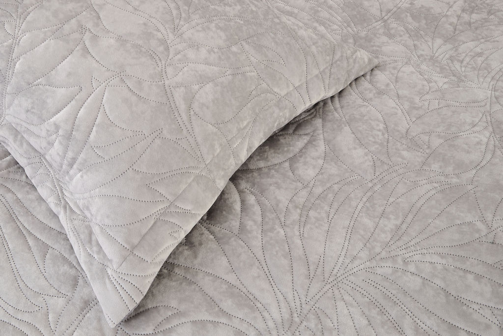 Покрывало Роузмор  240х260 с наволочками 50*70 (2шт)