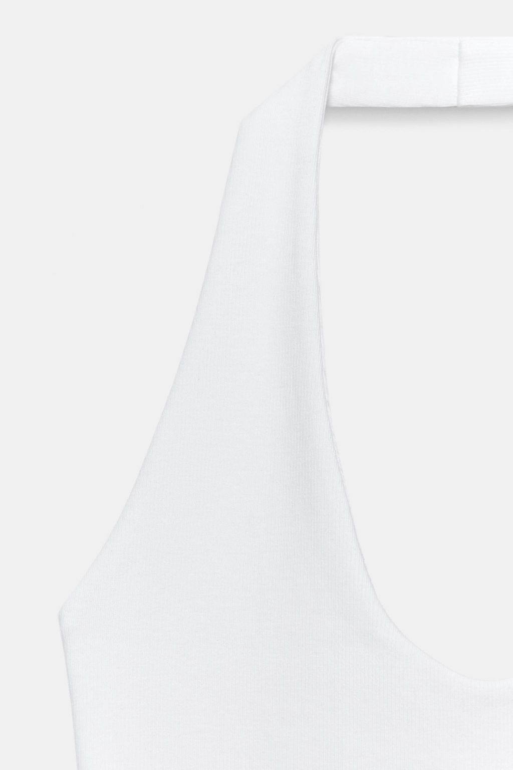 TOP HALTER BAJO REDONDEADO / Blanco