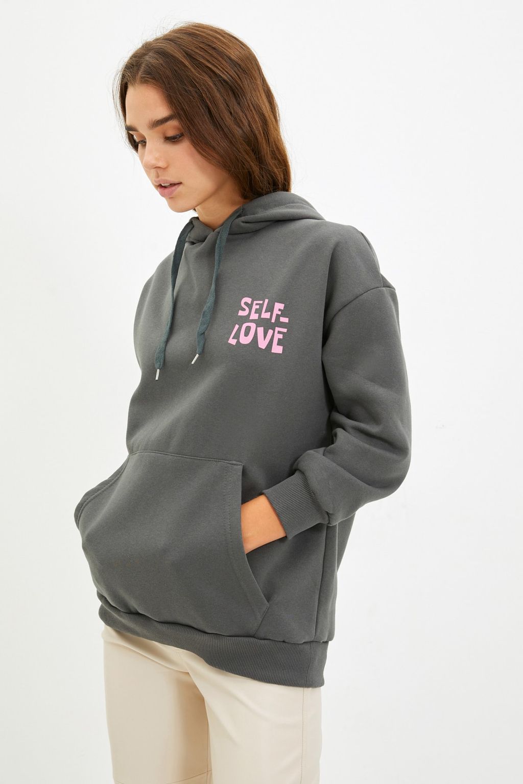 TRENDYOLMILLA Antrasit S?rt Bask? Detayl? Oversize/Genis Kal?p Kal?n Ici Polarl? Orme Sweatshirt TWOAW22SW0687  фото 12