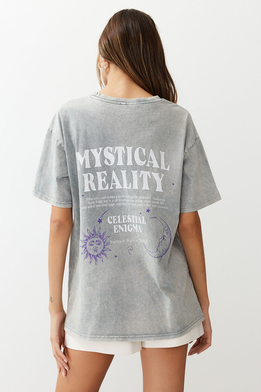 Ac?k Gri Kal?n Pamuklu Slogan Bask?l? Y?kamal? Oversize Kal?p Orme T-Shirt TWOSS24TS00200