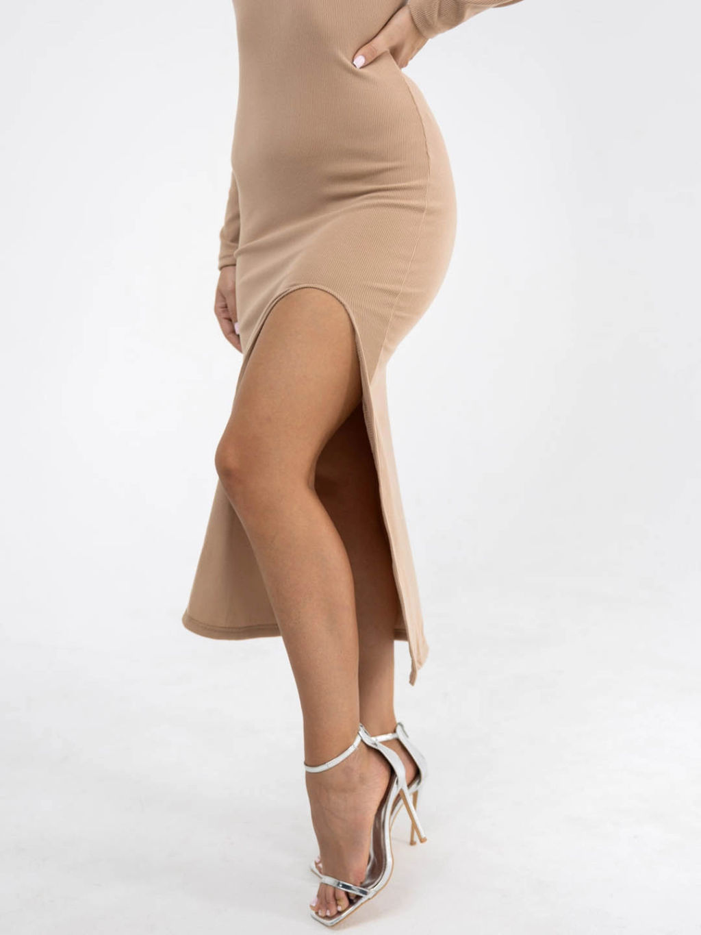 Платье женское, цвет бежевый