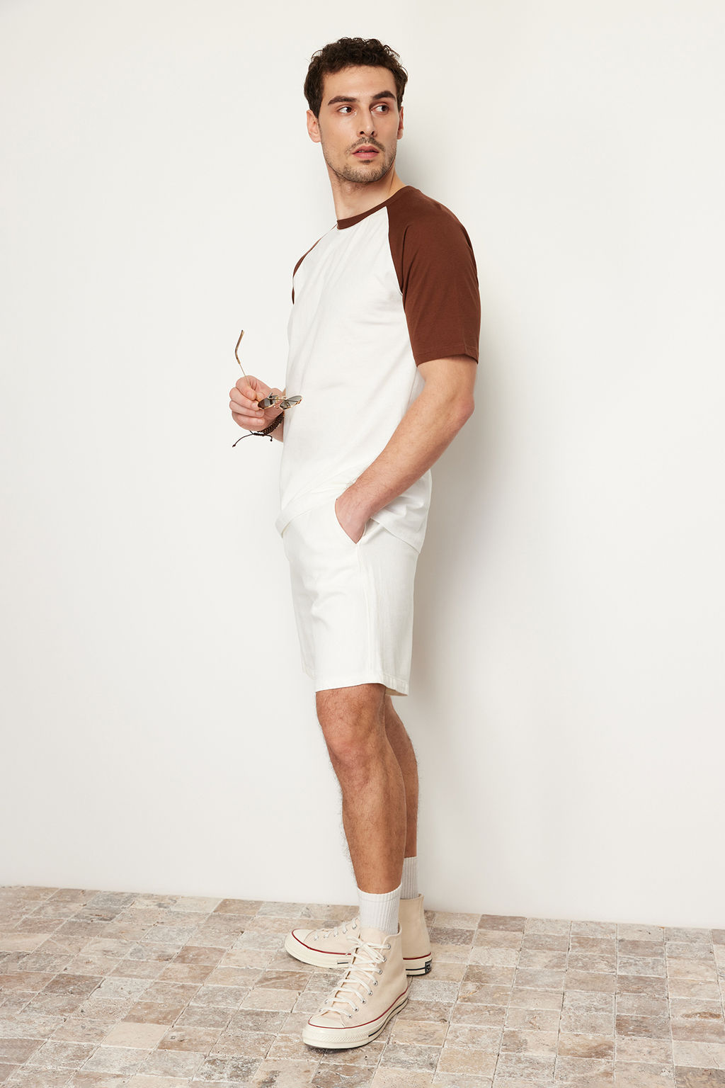 TRENDYOL MAN Koyu Kahverengi Regular Fit K?sa Kollu T-Shirt TMNSS20TS0182 - Trendyolmilla фото 19