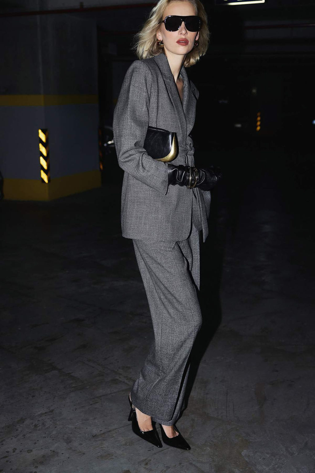 EXCLUSIVE Ozel Koleksiyon Antrasit Wide Leg/Genis Paca Kumas Pantolon TWOAW26PL00116