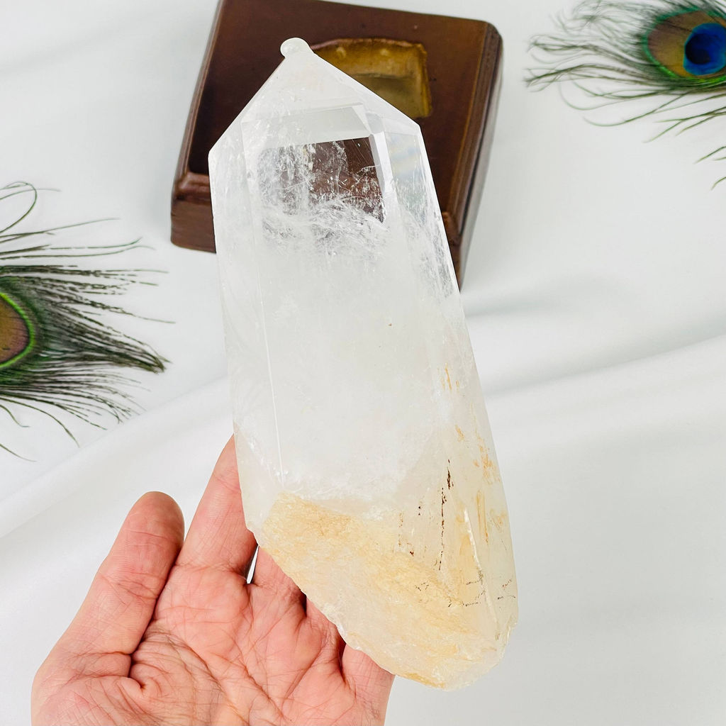 Кристалл из Горного Хрусталя на подставке