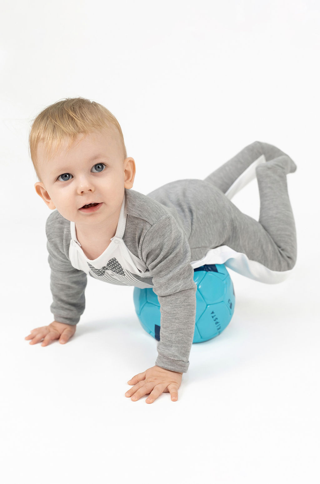 Комбинезон ясельный серый бабочка