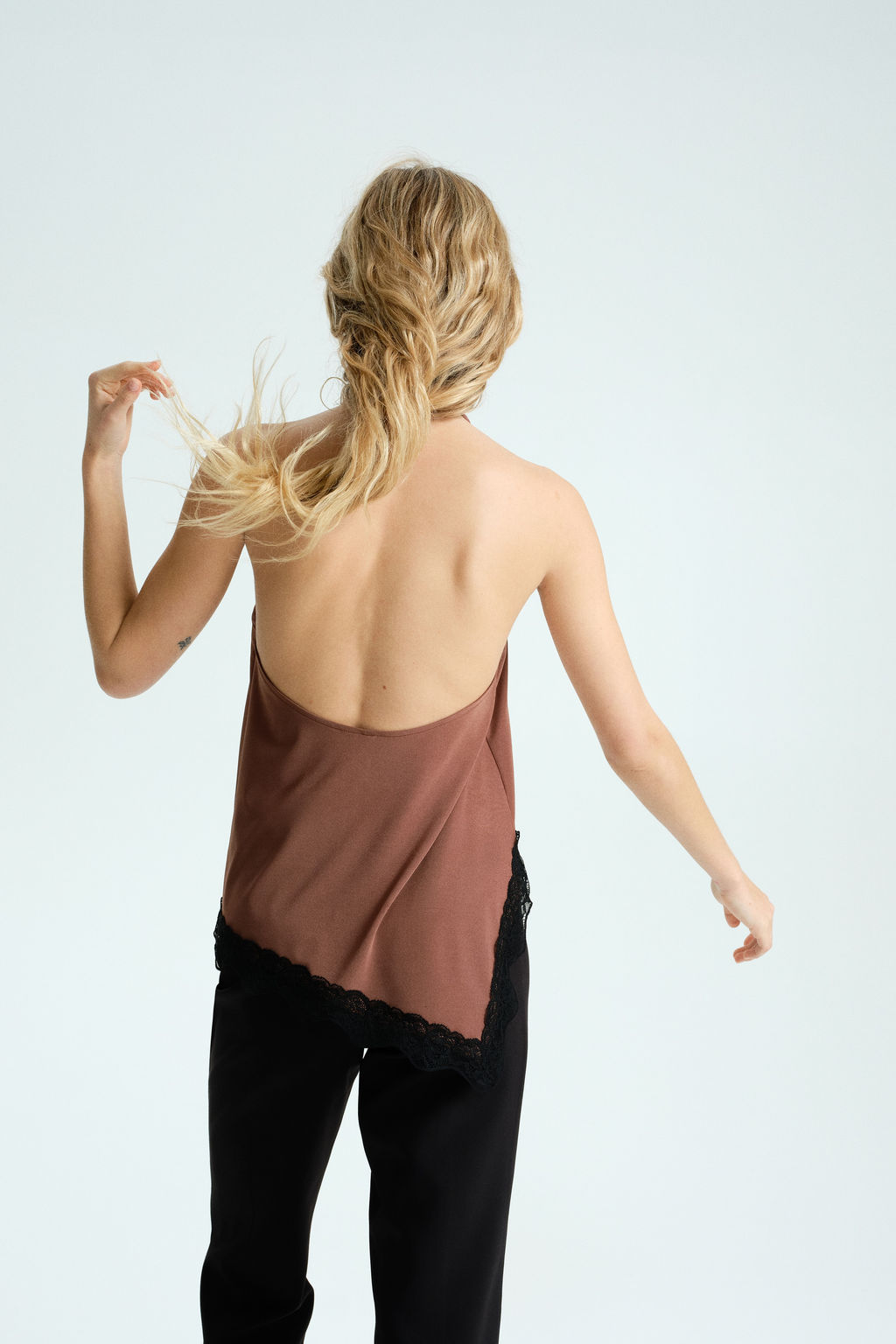 Top halter con ribete de encaje - H&m фото 6