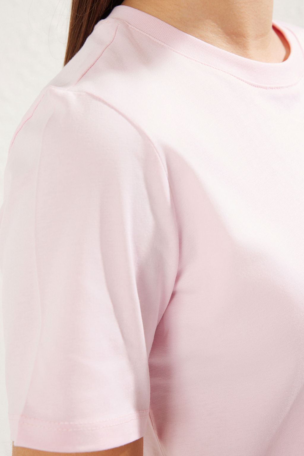 TRENDYOLMILLA Ekru %100 Pamuk Premium Basic Bisiklet Yaka Orme T-Shirt TWOSS23TS00042  фото 4