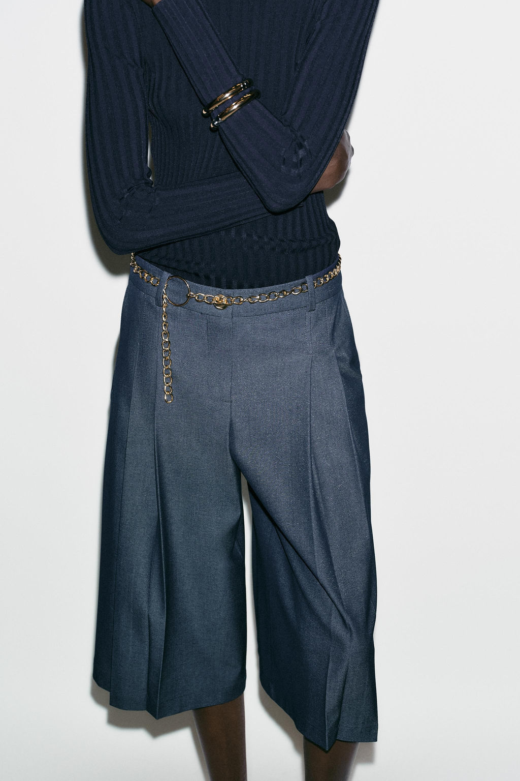 CHAIN BELT LONG BERMUDA SHORTS - Zara фото 4