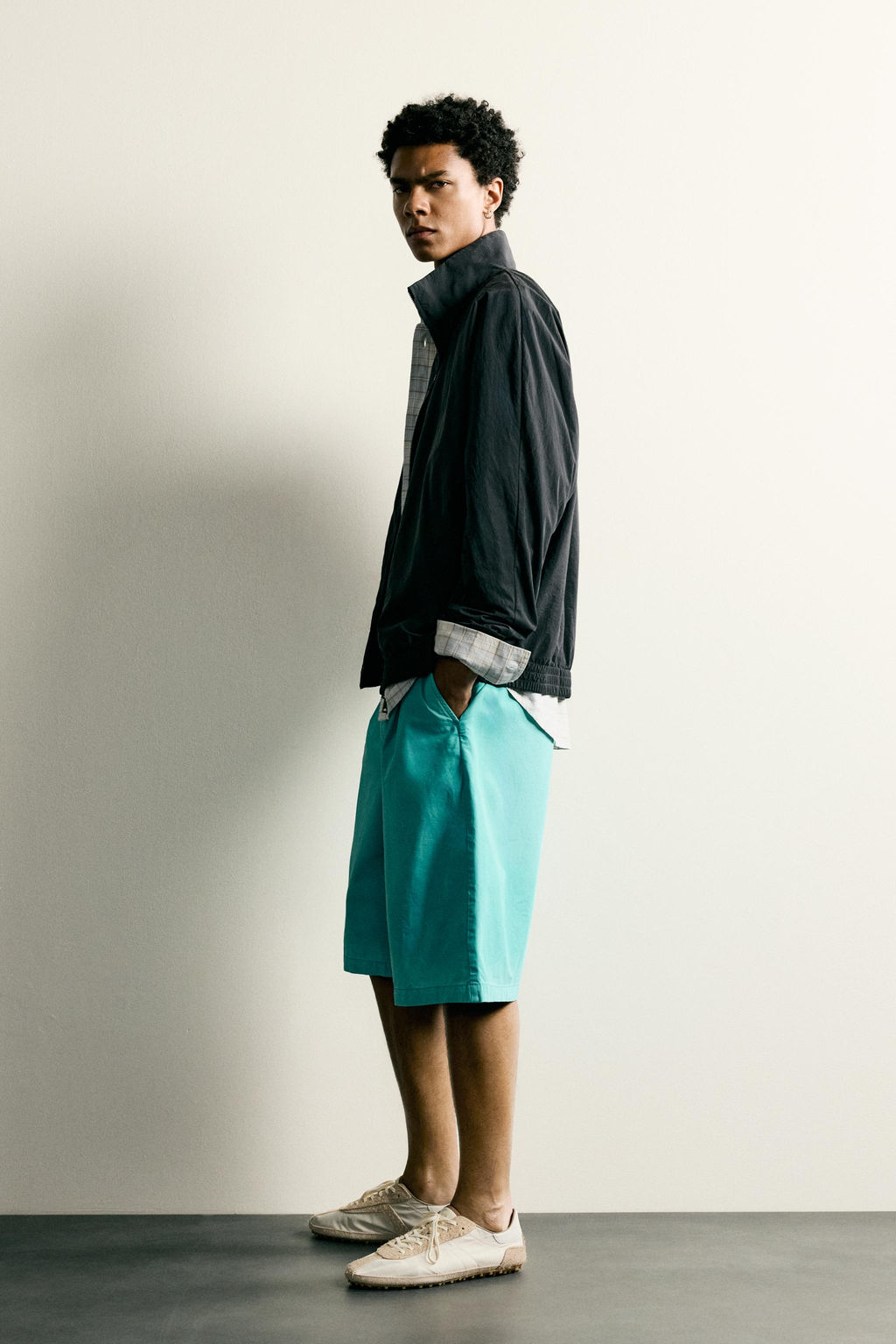 BERMUDA LAVADA RELAXED FIT PLIEGUES / Turquesa - Zara фото 4