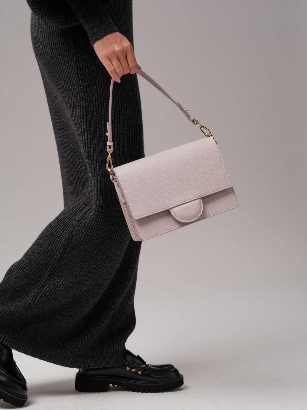 Сумка кожаная через плечо Deboro 30574 розовый дым