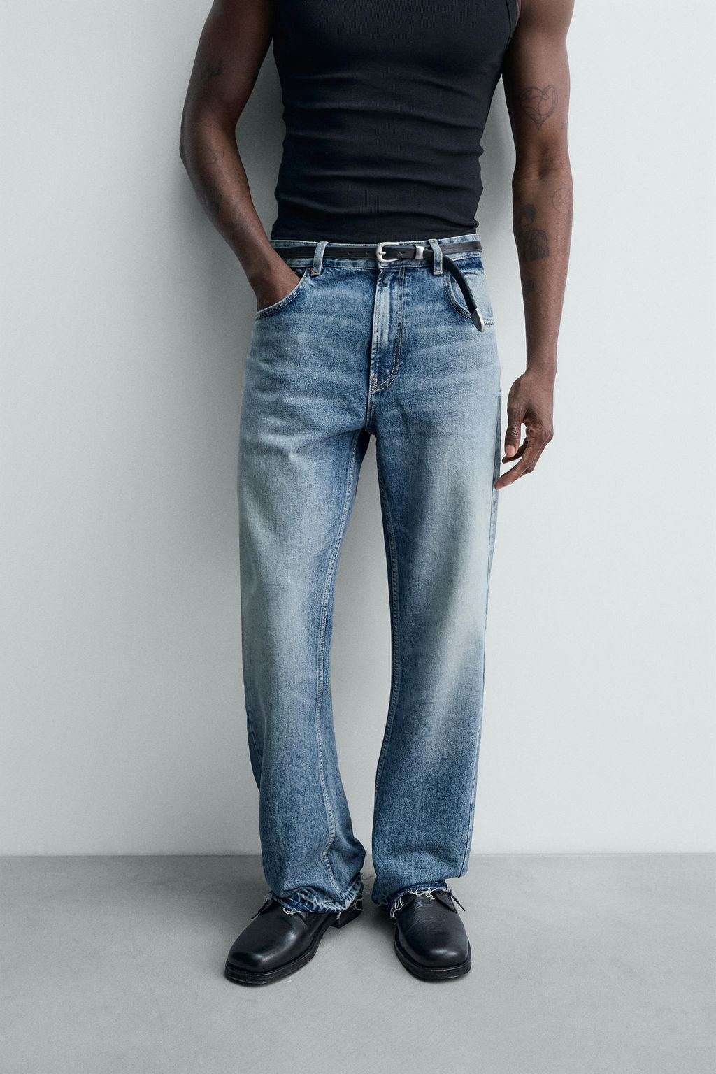 RIPPED FLARE FIT JEANS - Zara фото 8