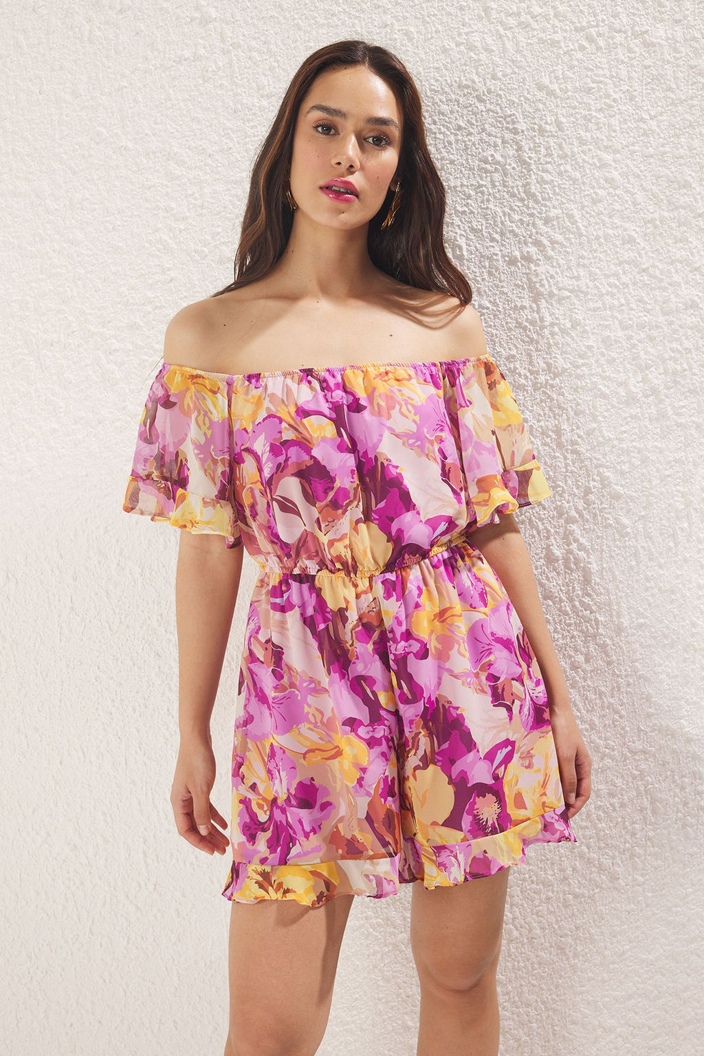 TRENDYOLMILLA Yesil Cicekli Genis Paca Sifon Astarl? Dokuma Tulum TWOSS25TU00048