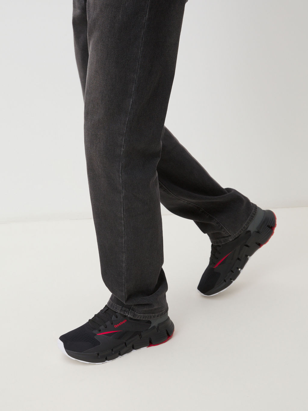Кроссовки REEBOK ZIG DYNAMICA 5 Артикул 4271794, черный