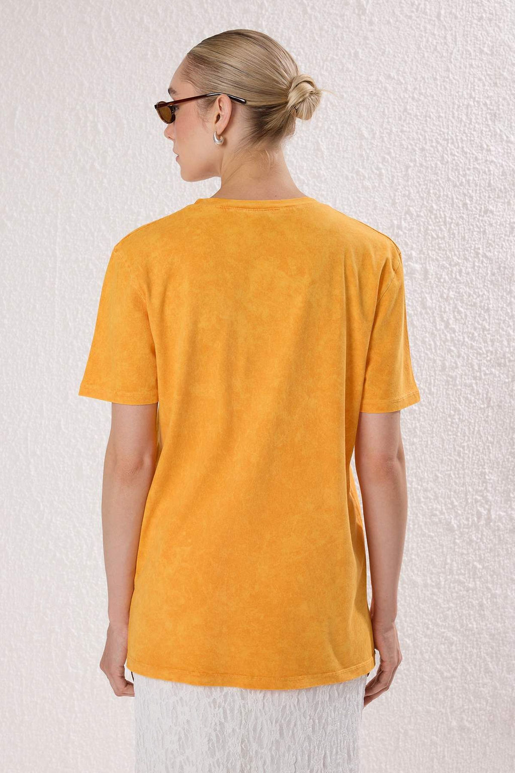 Trendyolmilla Turuncu Y?kamal?/Soluk Efektli Regular/Normal Kal?p Orme T-Shirt TWOSS25TS00211  фото 4