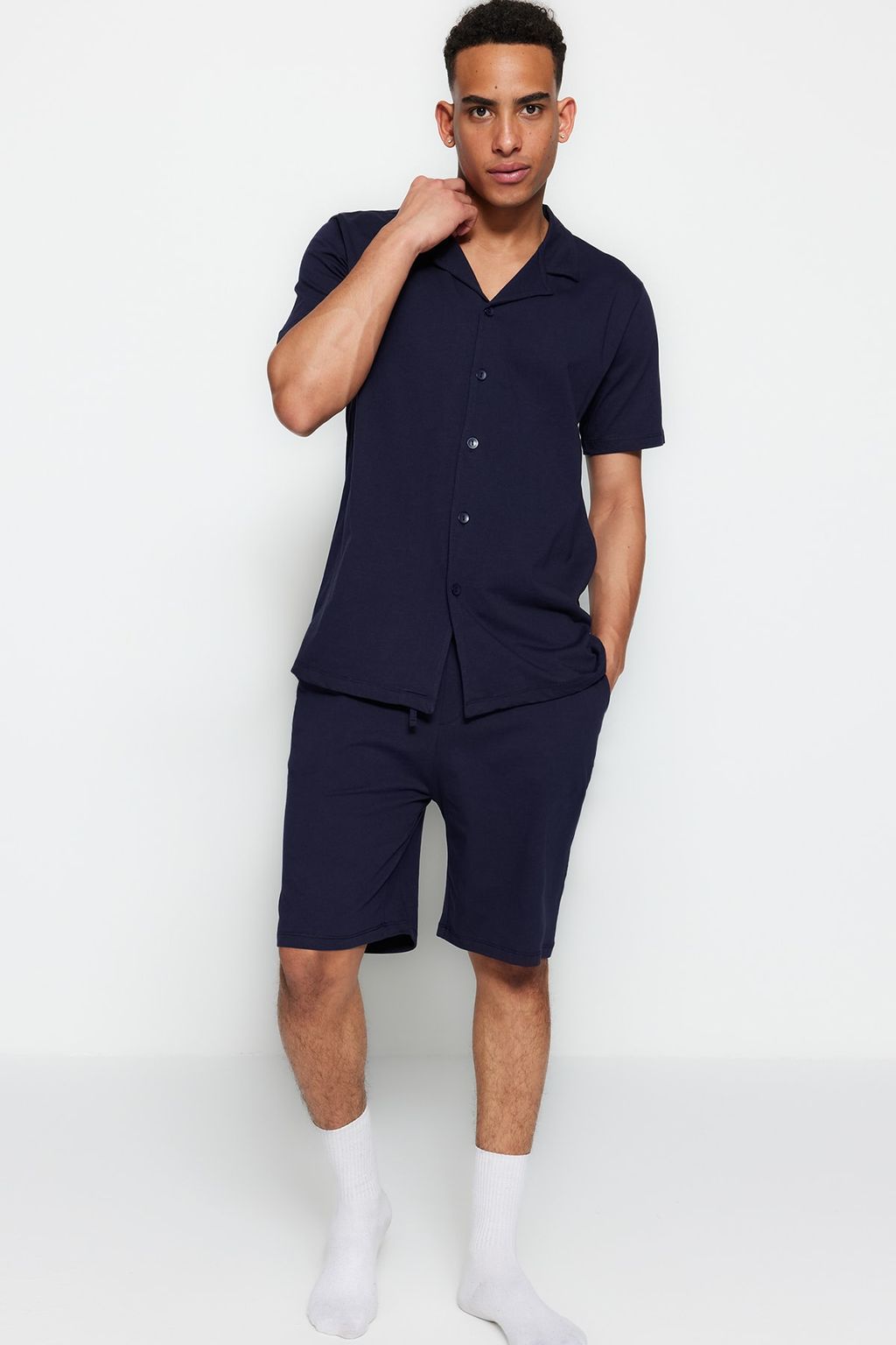 TRENDYOL MAN Lacivert Unisex Regular Fit Apas Yaka Sortlu Pijama Tak?m? TMNSS23PT00007 - Trendyolmilla фото 12