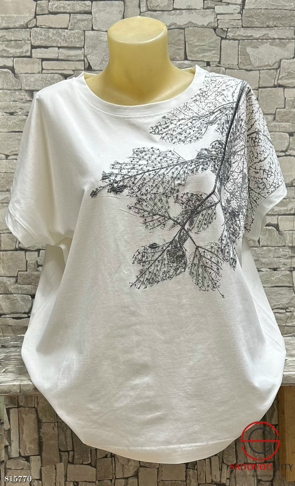 Футболка женская с вышивкой