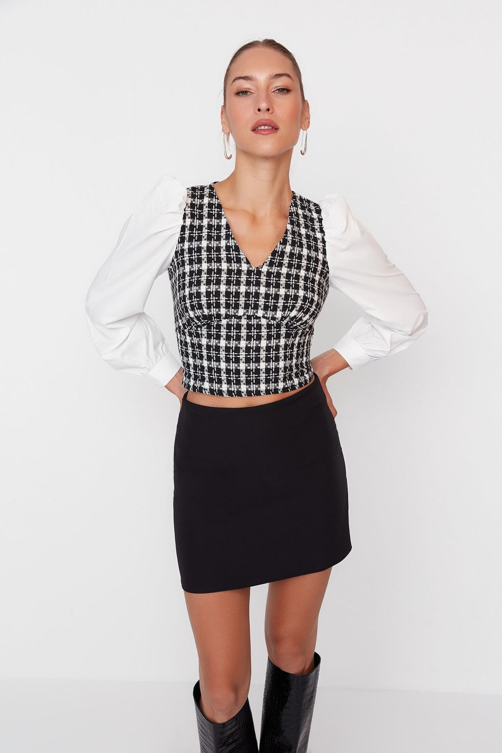 Siyah Crop Fitted Tuvit Dokuma Bluz TWOAW23BZ00521 - Trendyolmilla фото 2