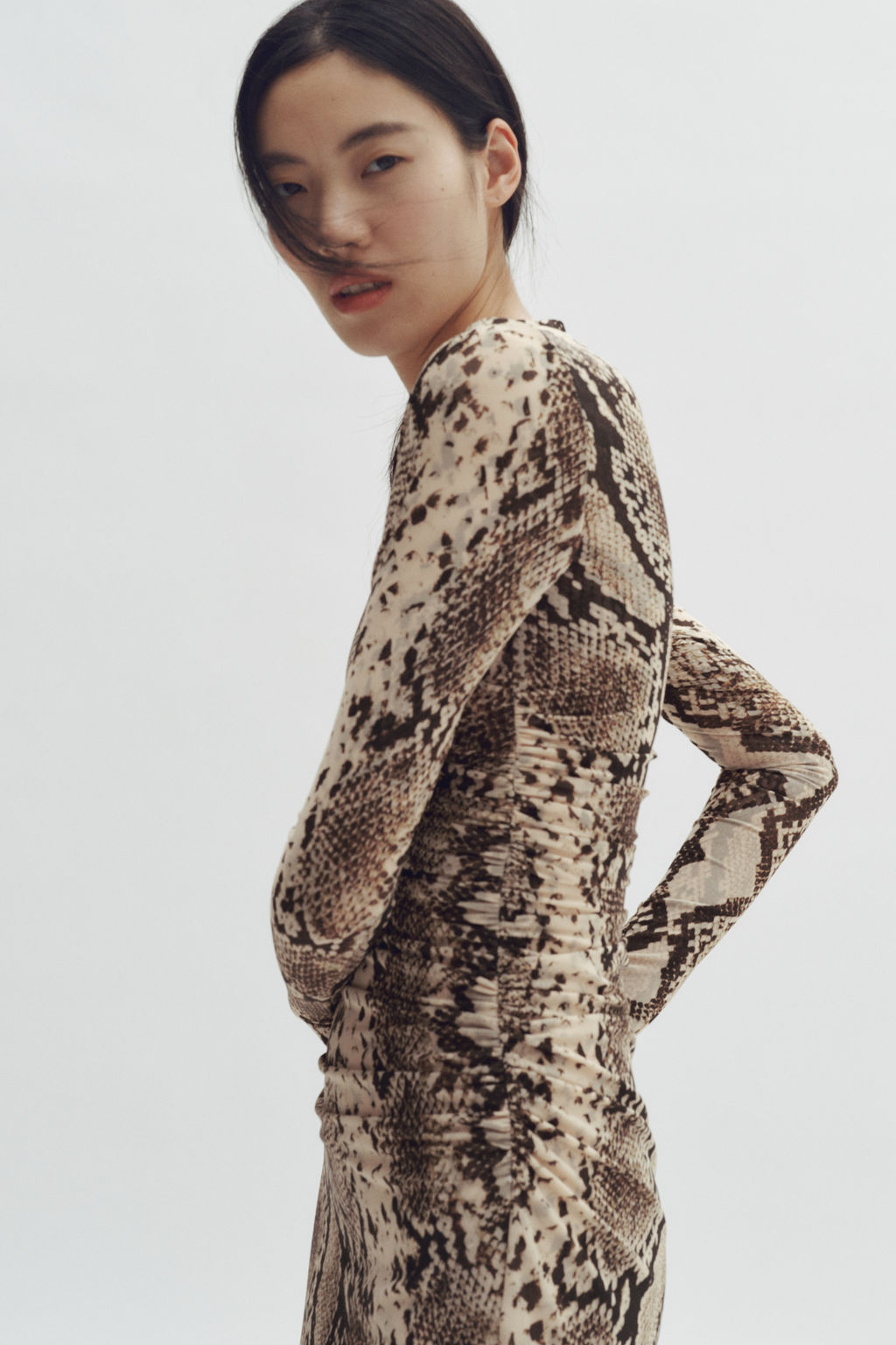 Vestido de malla con estampado piel de serpiente - H&m фото 4