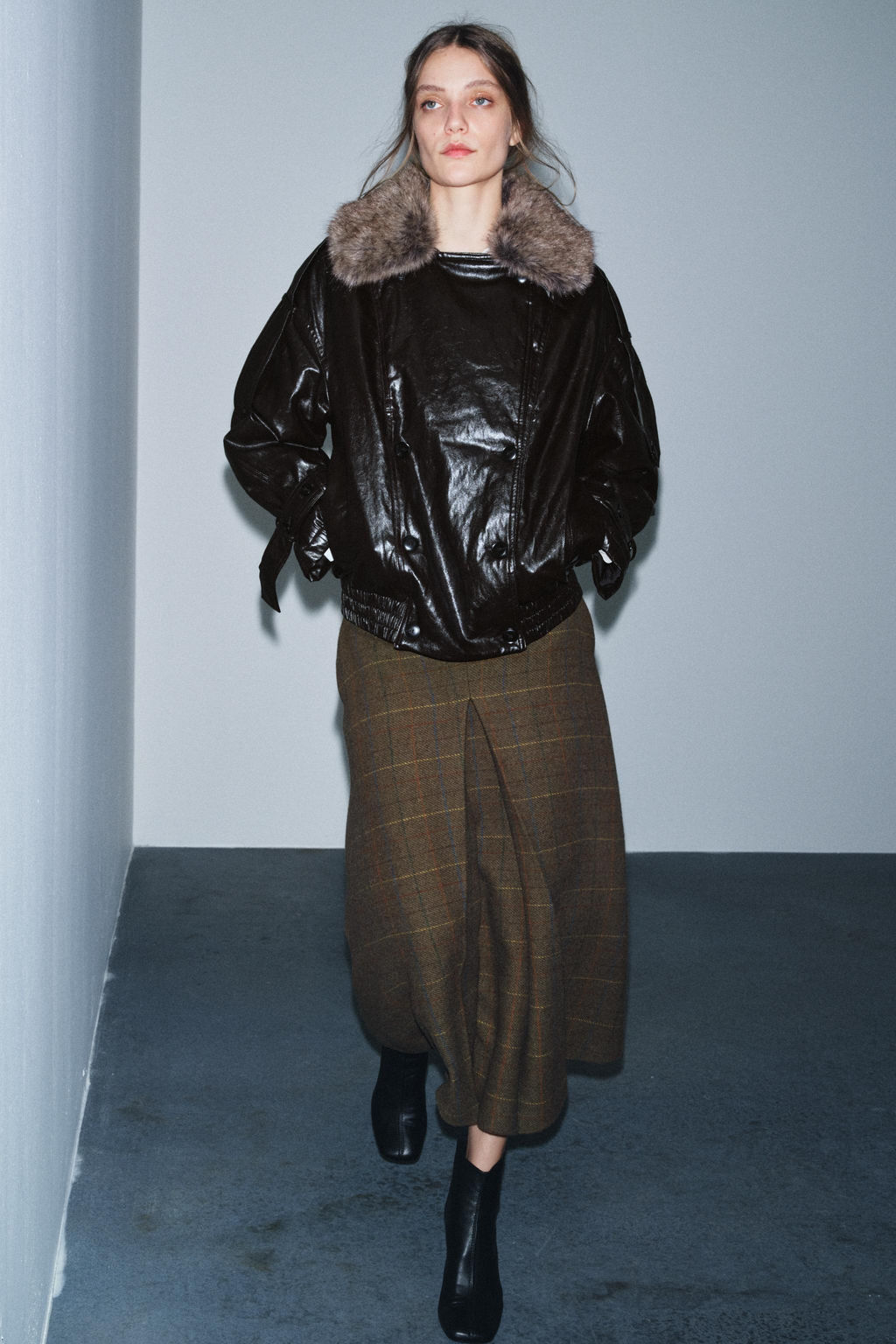 CHECK SKIRT WITH WOOL ZW COLLECTION - Zara фото 2