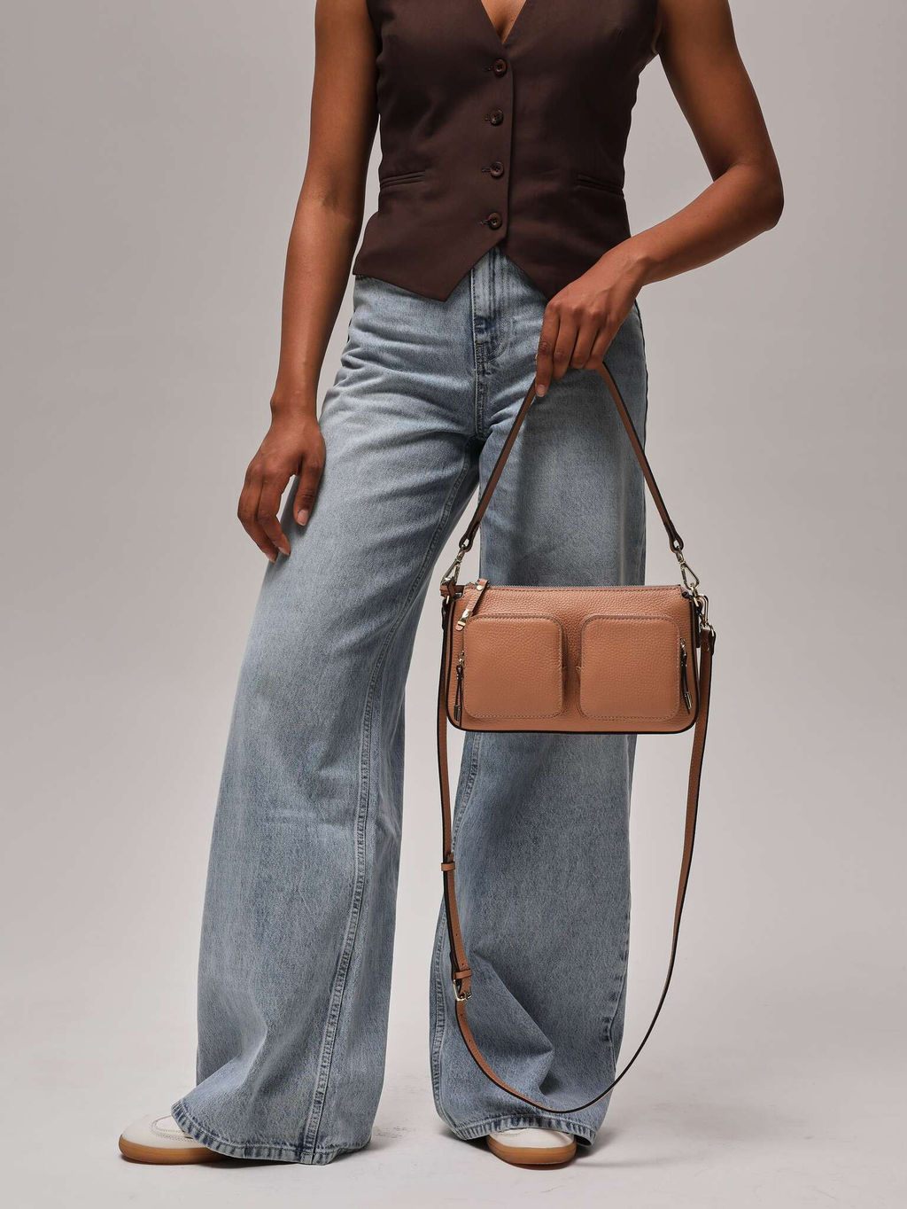 Сумка багет на плечо Deboro 31103 бежевая нуга