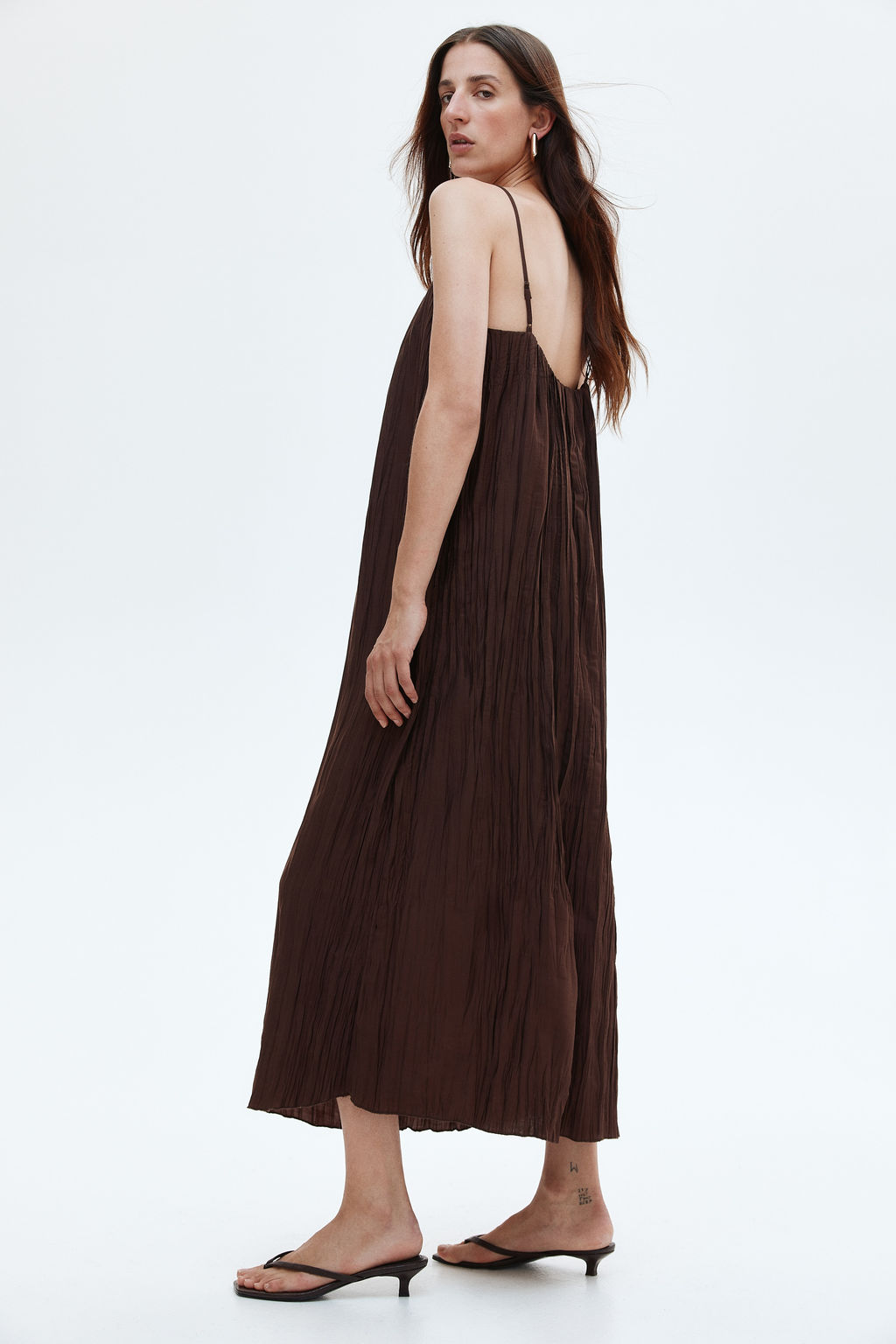 Vestido efecto arrugado con tirantes espagueti - H&m фото 7