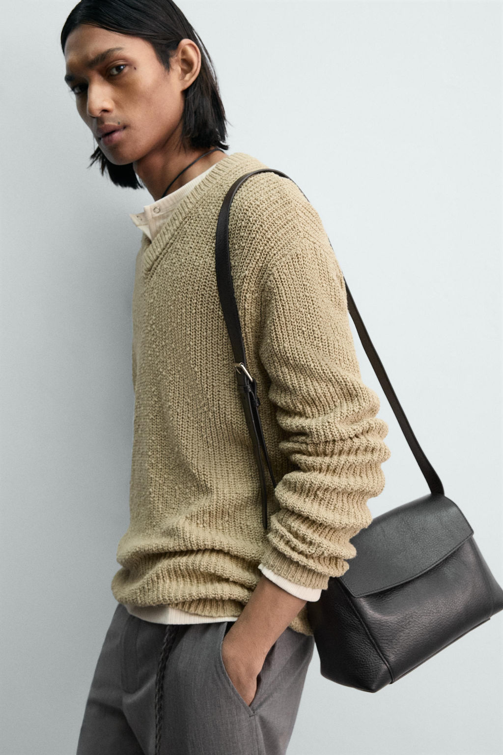 IRREGULAR TEXTURED V-NECK JUMPER - Zara фото 14
