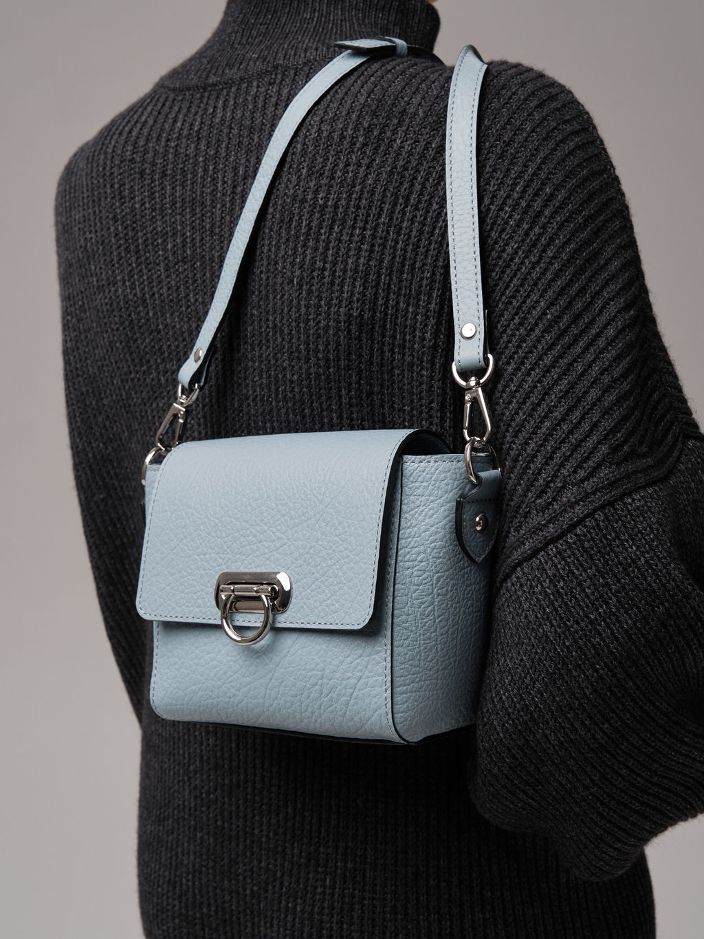 Сумка через плечо Azaro 3520 серое небо/бизон