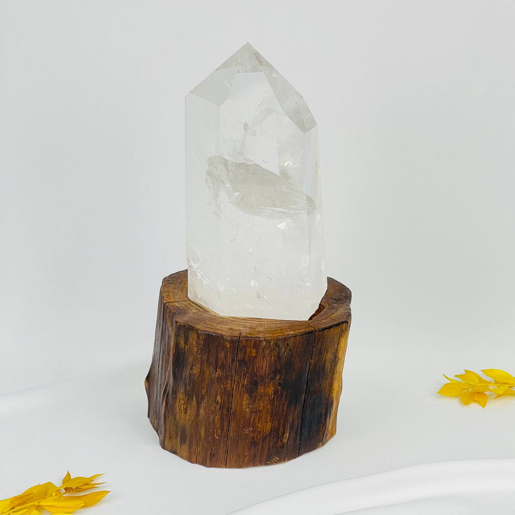 Кристалл из Горного Хрусталя на подставке