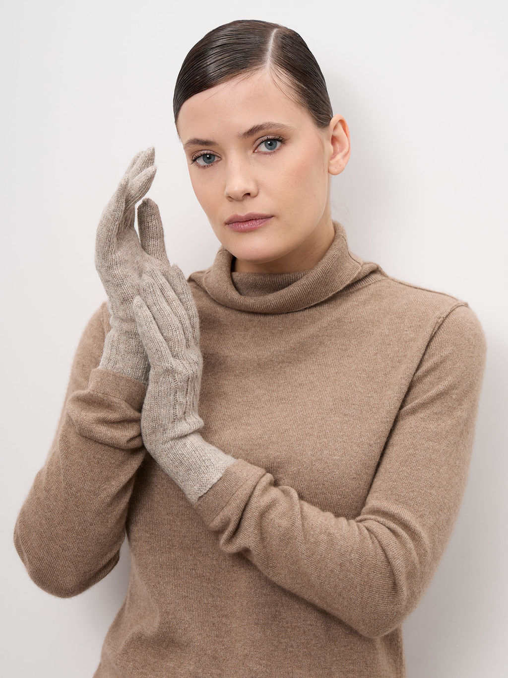 Перчатки из шерсти серые ULKos