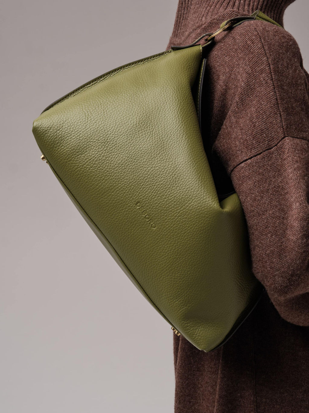 Кожаная сумка хобо Deboro 30900 зеленая водоросль