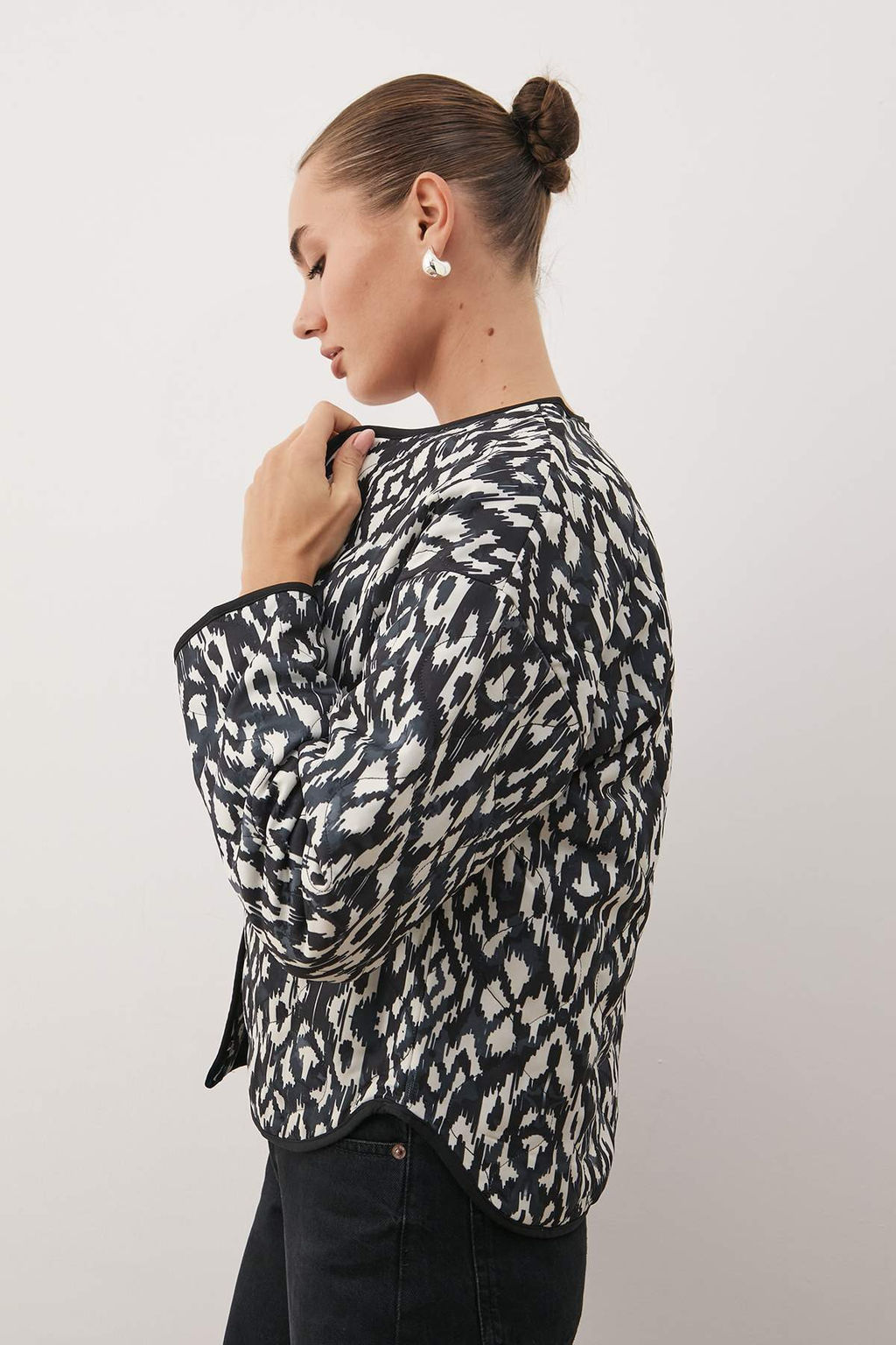 Cok Renkli Soyut Desenli Kapitone Gorunumlu Basic C?tc?tl? Ceket TWOAW26CE00017 - Trendyolmilla фото 2