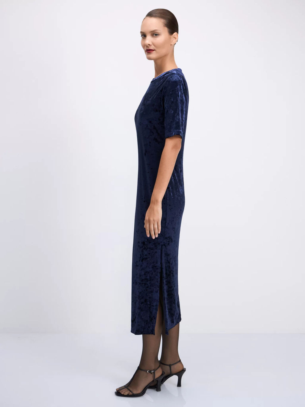 Бархатное платье миди с круглым вырезом / Zarina  фото 4