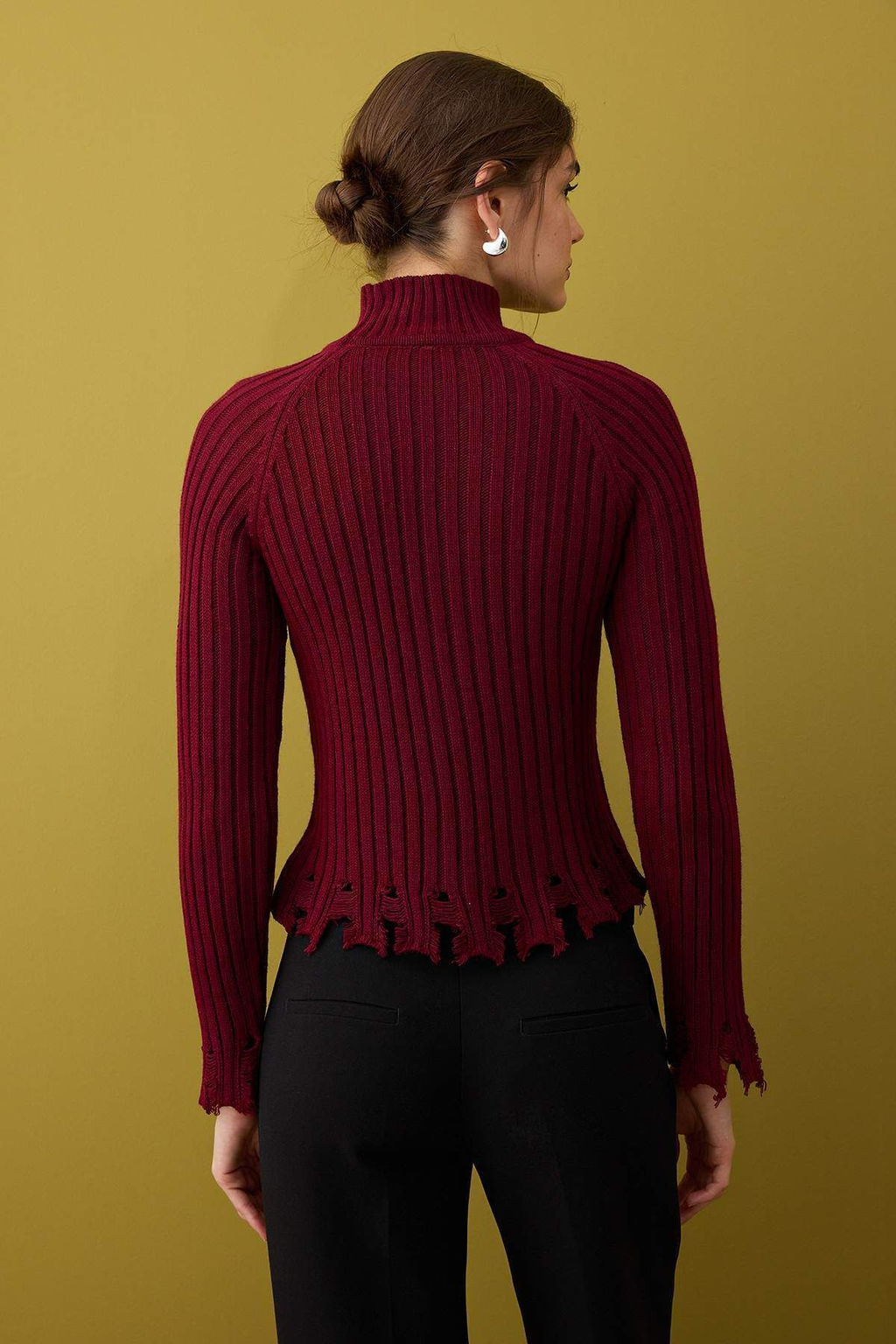 Bordo K?sa/Crop Etek Ucu Ak?tma Detayl? Triko Kazak TWOAW26KZ00102 - Trendyolmilla фото 4