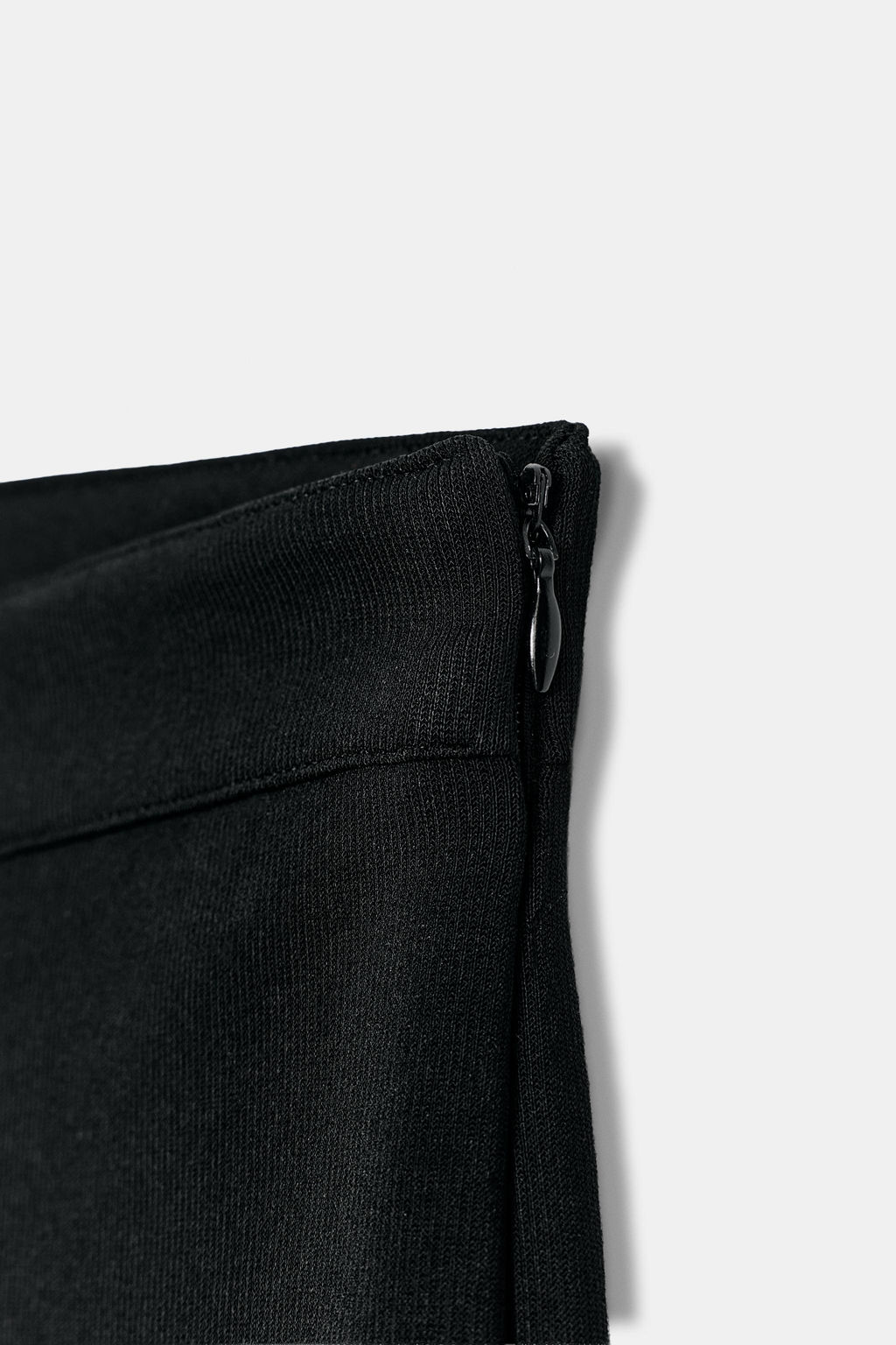 PANTAL?N CAPRI STRETCH / Negro