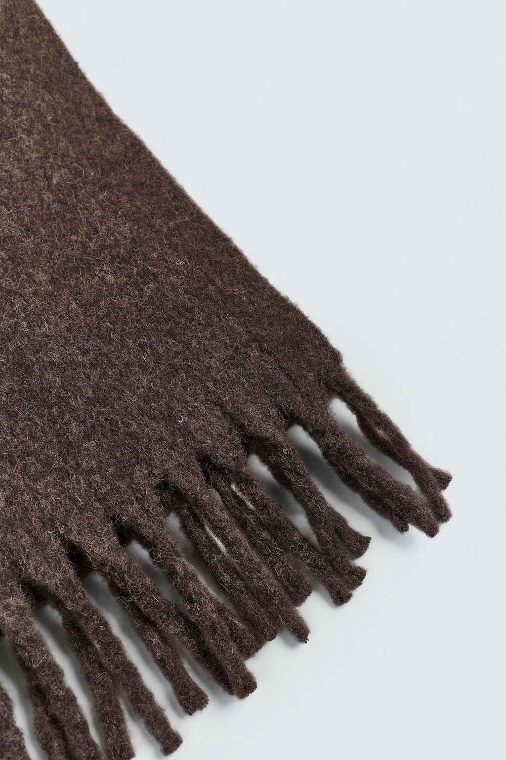 BRUSHED TEXTURED FRINGED SCARF - Zara фото 5