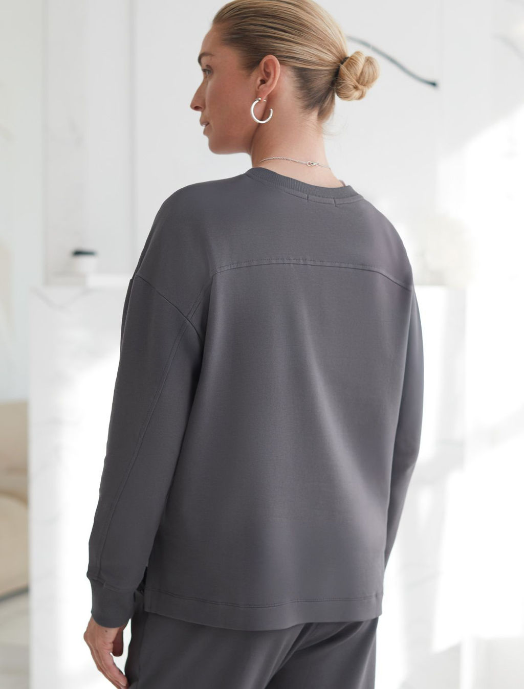 D49.054 Джемпер женский темно-серый