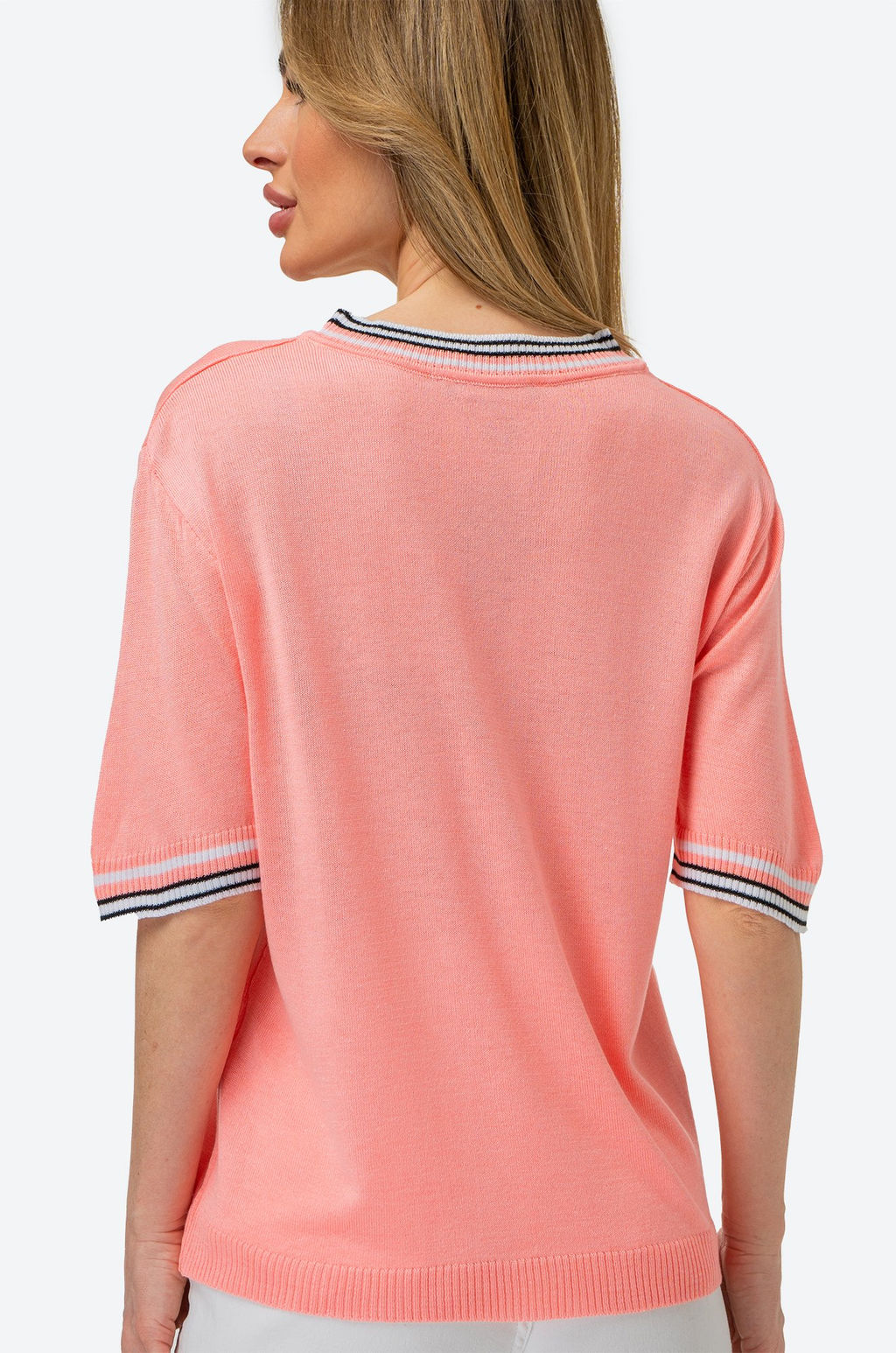 Женская футболка из вязаного трикотажа с V-образным вырезом Happy Fox  фото 38