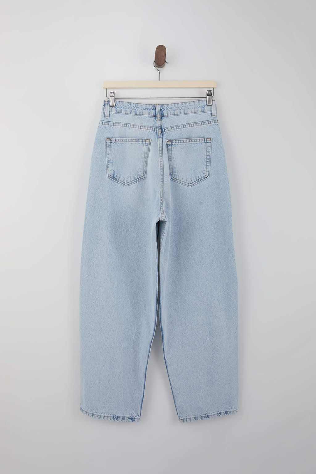 Mavi Y_ksek Bel 100% Pamuk Barrel Jeans TWOSS26JE00143 - Trendyolmilla фото 6