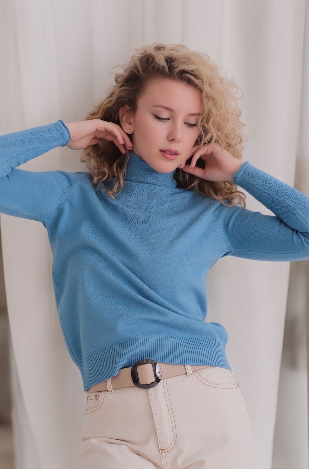 12203 Свитер с ажурной кокеткой голубой - Martichelli фото 11