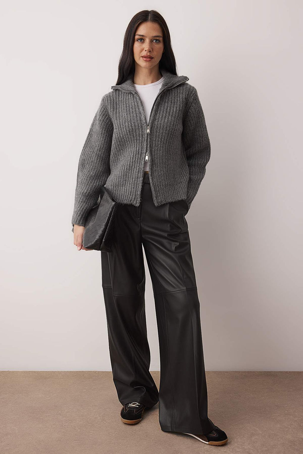 Wardrobe Essentials Antrasit Fermuarl? Yumusak Dokulu Genis Kal?p Triko H?rka|TWOAW26HI00049