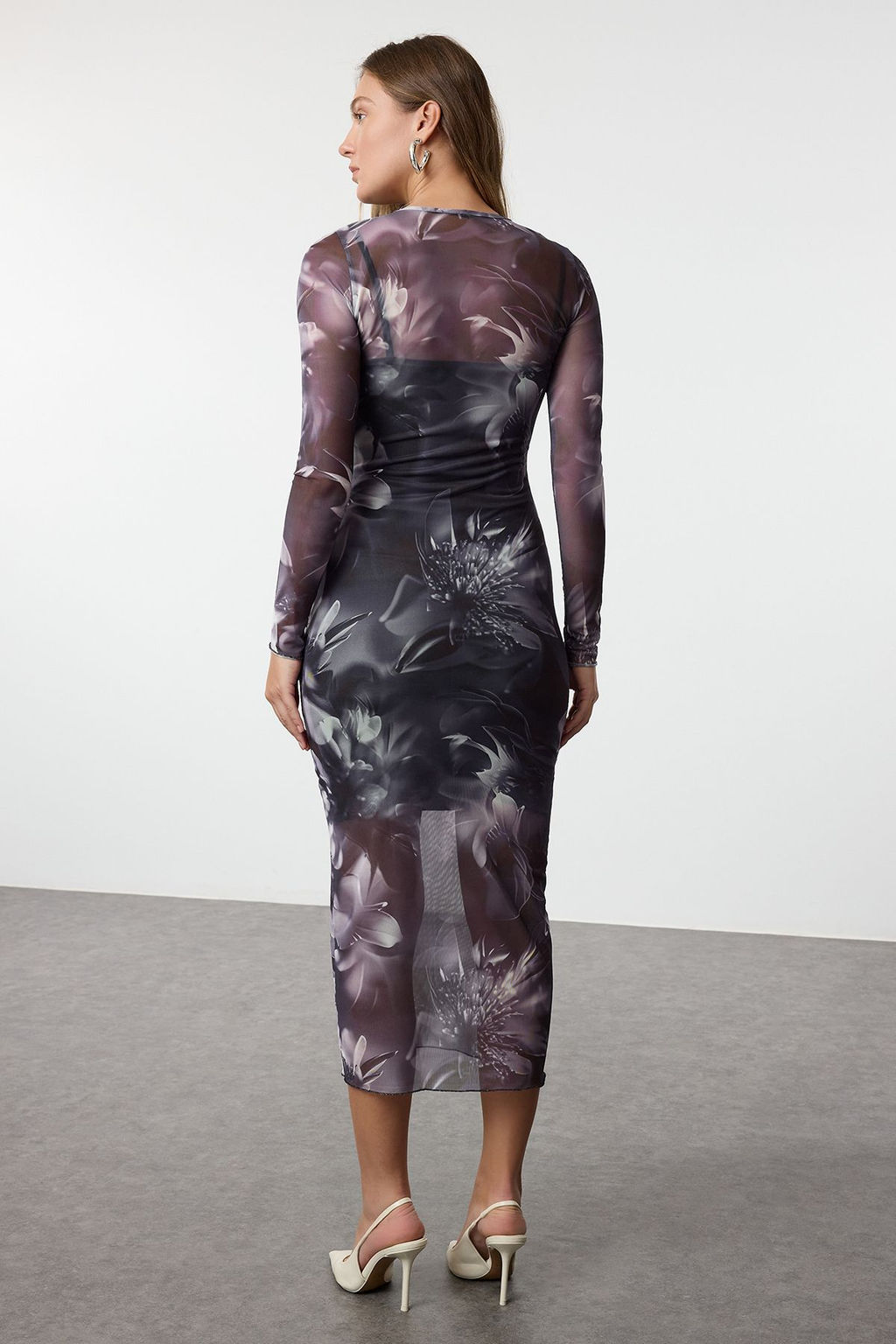 TRENDYOLMILLA Antrasit Tul Astarl? Vucuda Oturan Midi Orme Elbise TWOAW24EL00164  фото 13